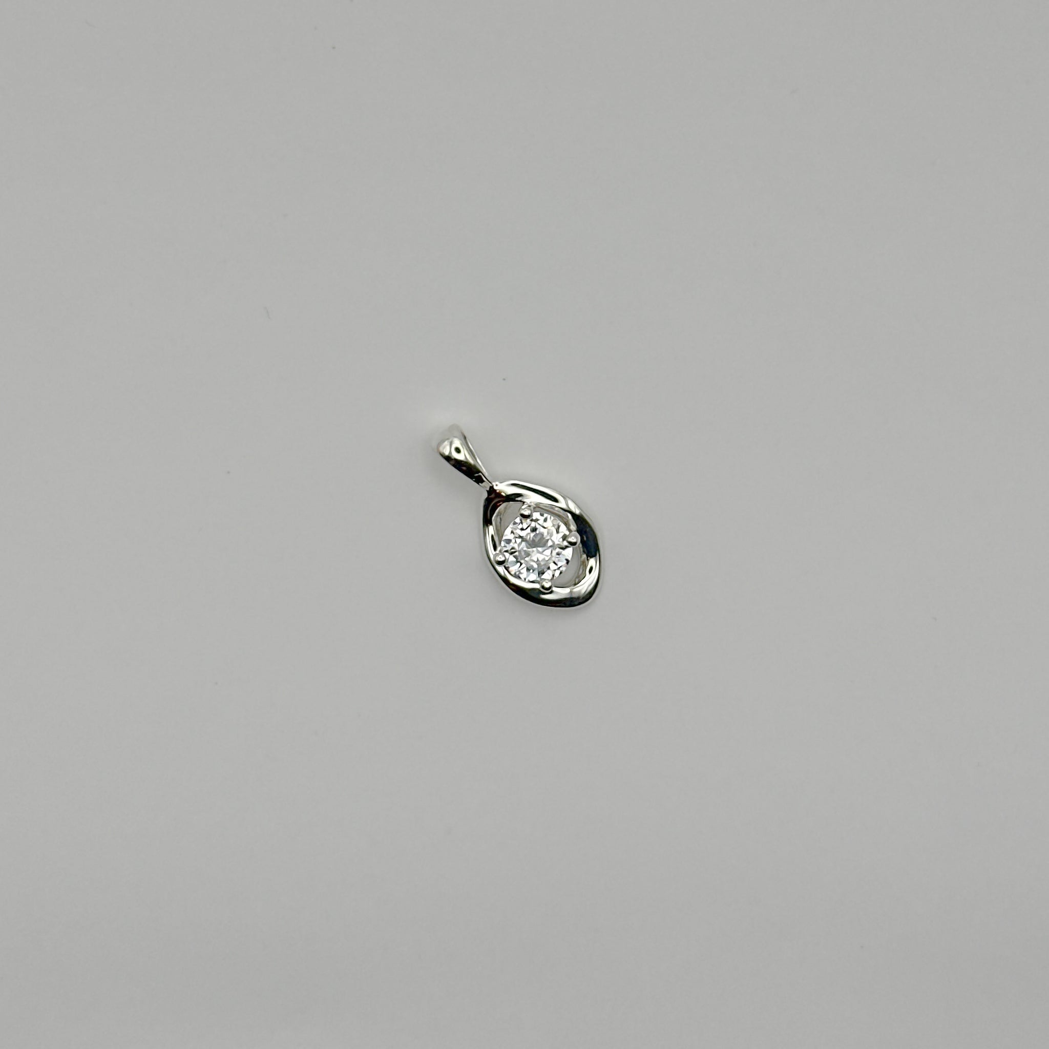 NADIA PENDANT