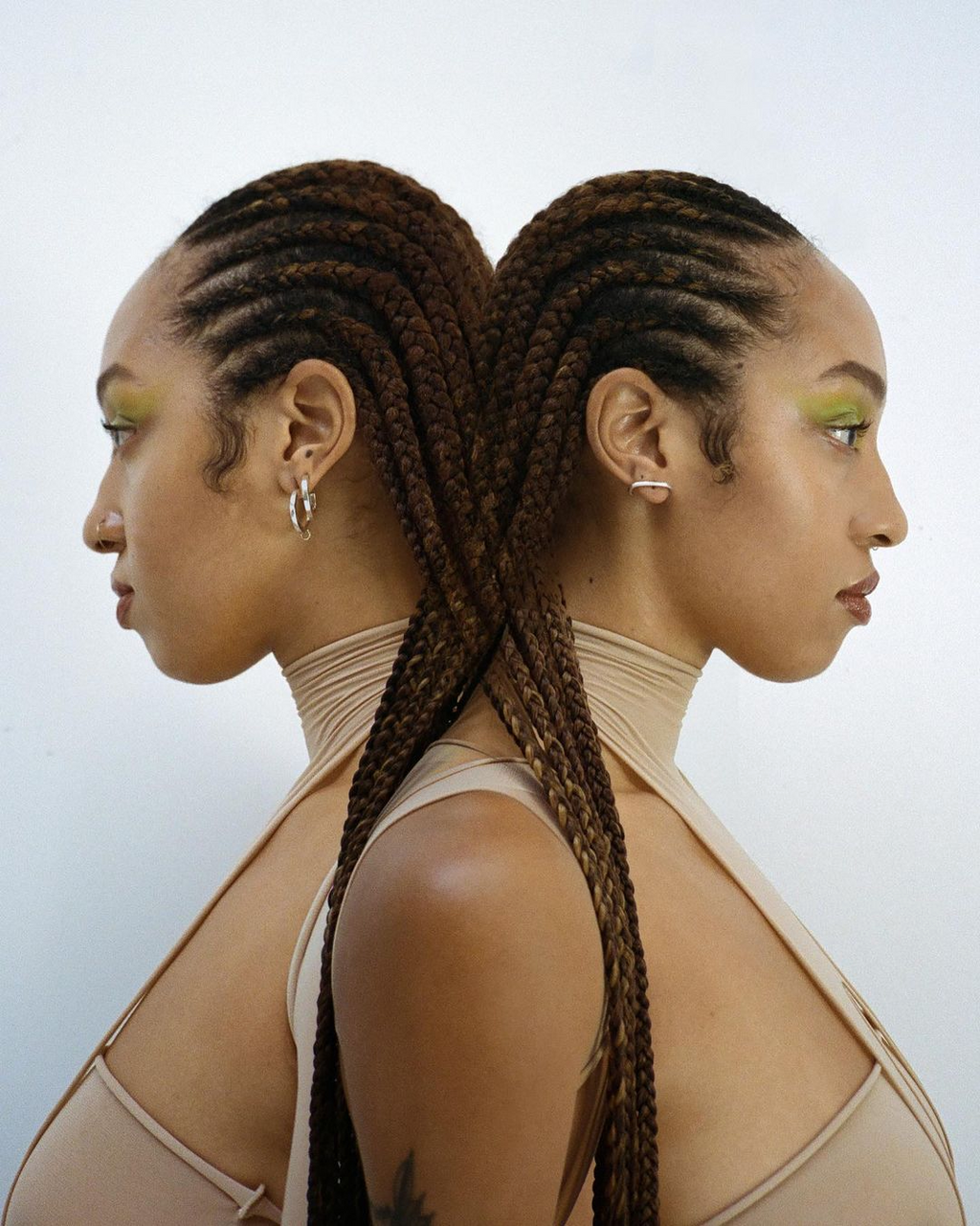 CURVED SUSPENDER EARRING